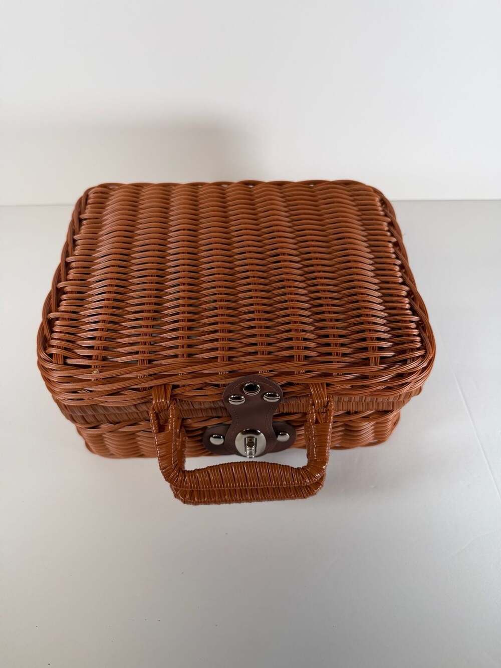 Wicker Baby Gift Basket With Handle - ,